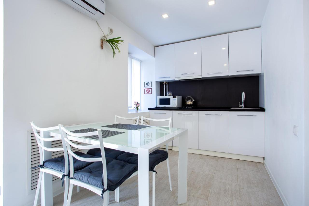 Apartment On Ushakova Cherson Buitenkant foto